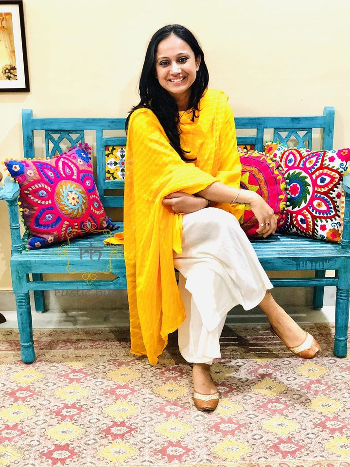 People who create a living are always important. Meet Akansha from Indore , Madhya Pradesh - owner at Rustic Hues who will leave you awestruck with her miraculously amazing home decor ideas.